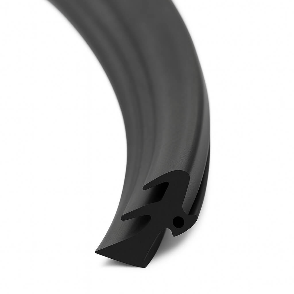 Sealing profile for side of clamp profile
